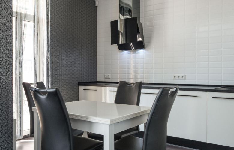 Black & White laminate ideas for kitchen cabinet design - Beautiful Homes