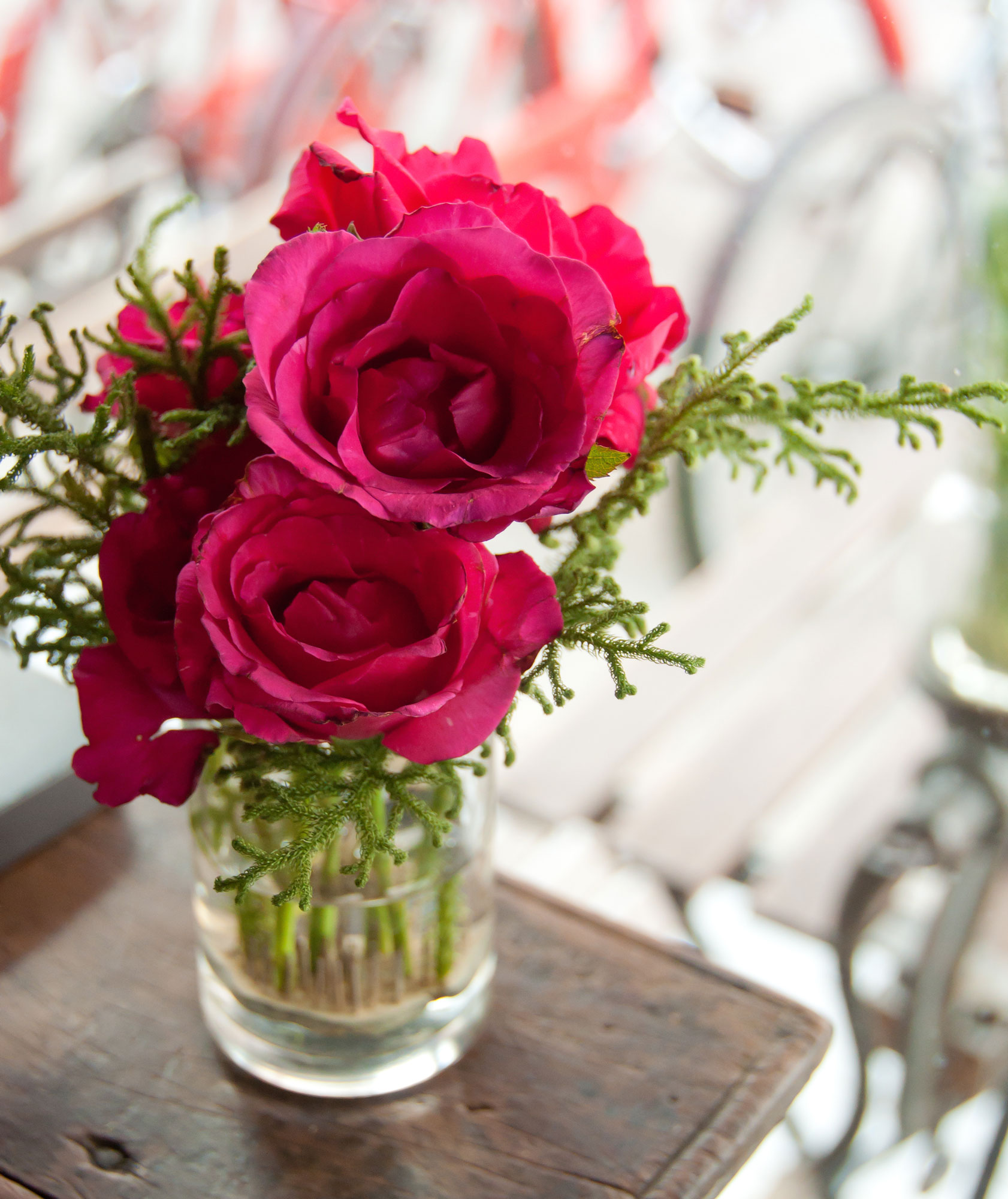 A bigger bunch of flowers splitted into smaller arrangements - Beautiful Homes