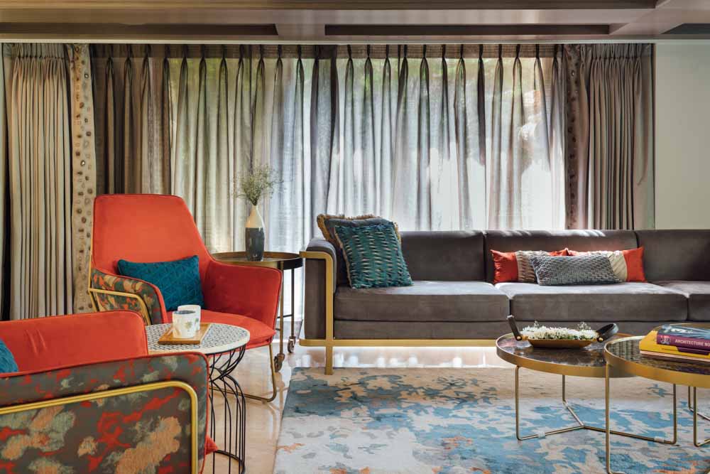 Different shapes and sizes for sofa cushions - Beautiful Homes