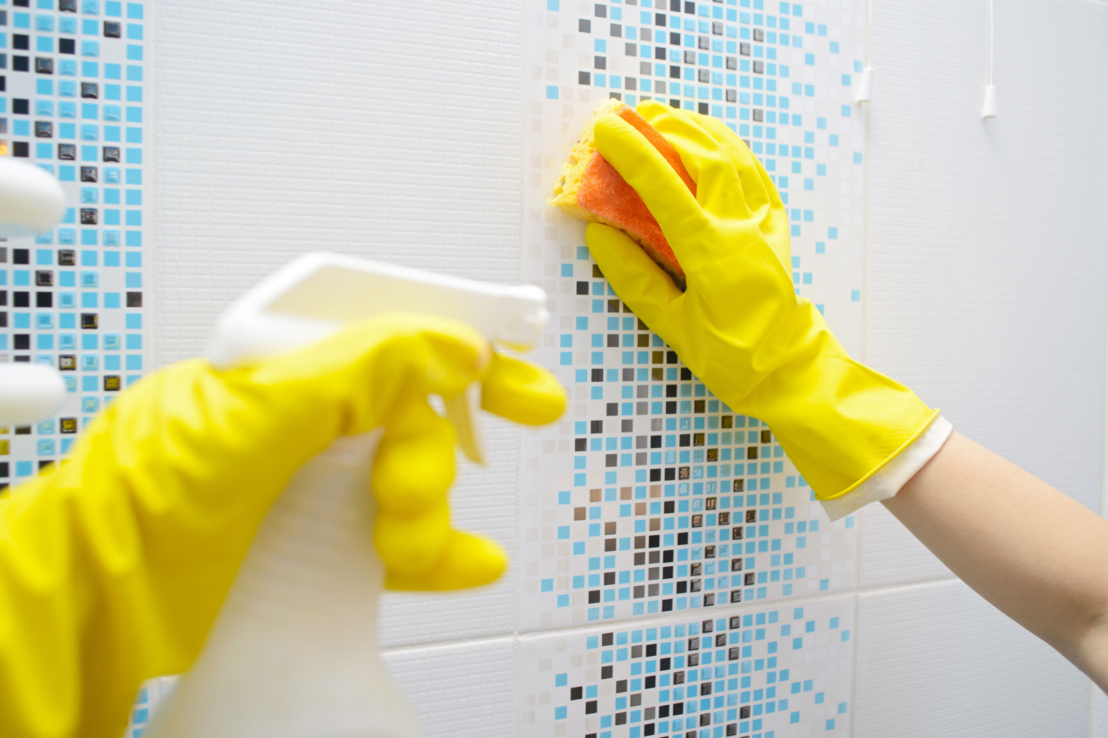 A solution of baking soda and water to clean bathroom tiles - Beautiful Homes