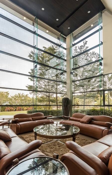 Leather sofa in modern contemporary interior design - Beautiful Homes