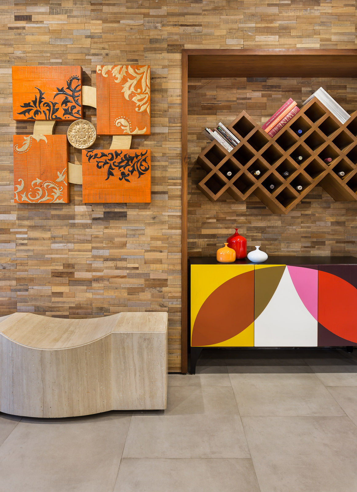 The library cum bar in earthy penthouse duplex - Beautiful Homes