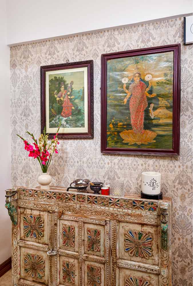 Neutral toned accent walls with  bright paintings for your living room wall - Beautiful Homes
