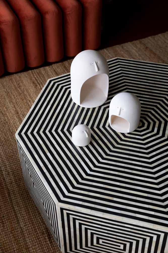 Hexagon coffee table in black-and-white bone for the living room - Beautiful Homes