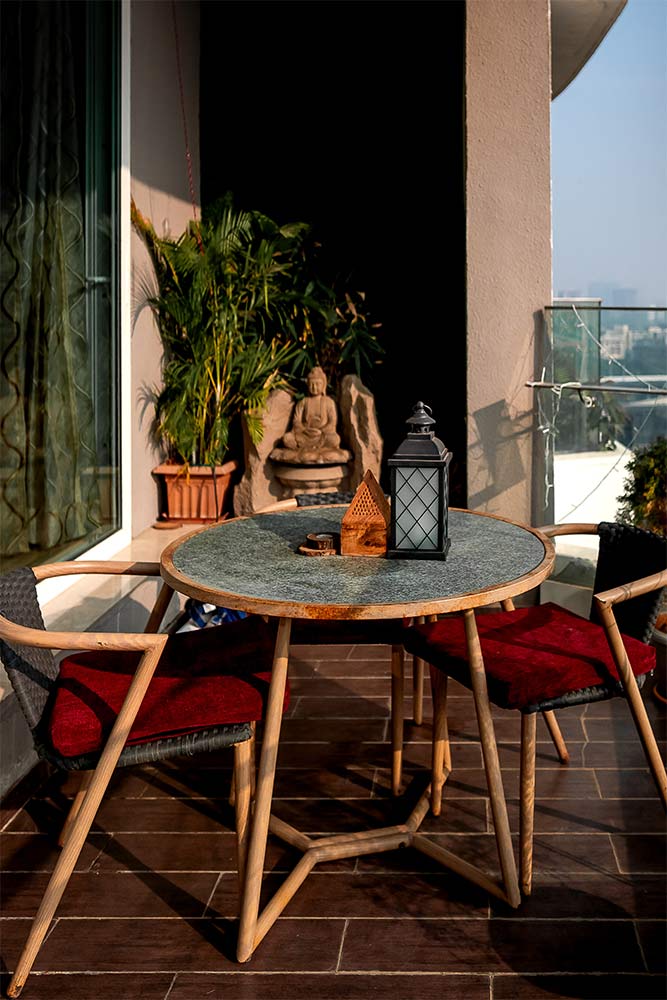 Win over guests by adding a comfy seating area in your balcony - Beautiful Homes
