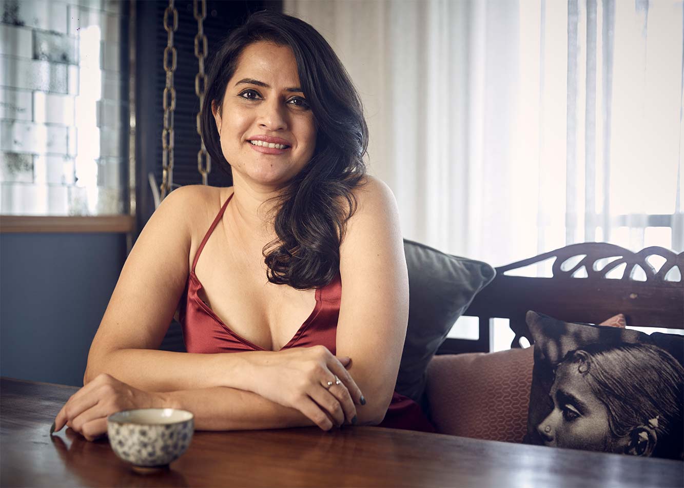 Singer-songwriter Sona Mohapatra In Her Dining Room - Beautiful Homes