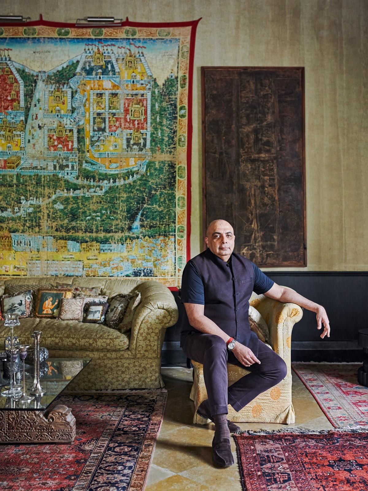 A fashion designer Tarun Tahiliani in his living room - Beautiful Homes