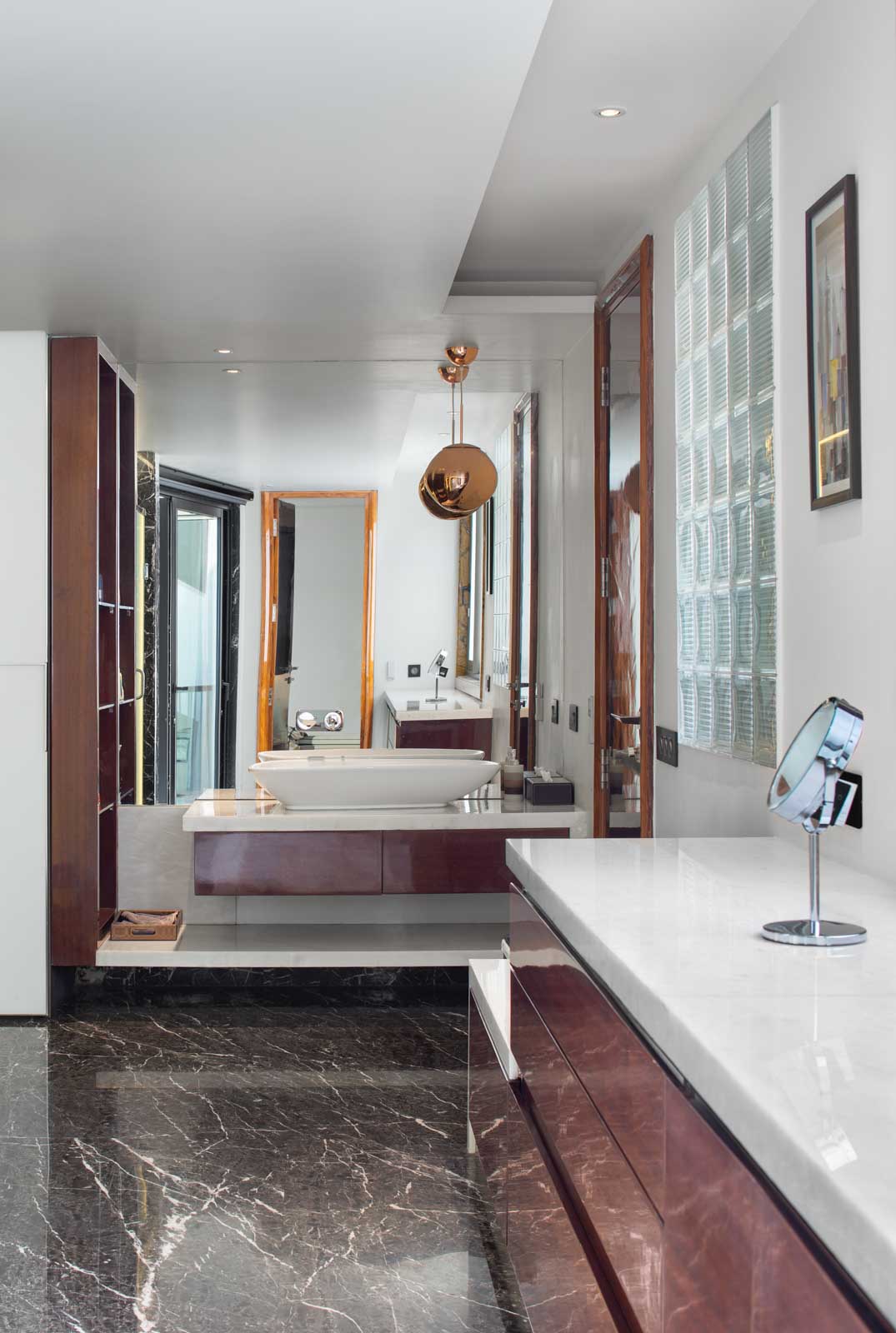 Master bathroom with white onyx marble - Beautiful Homes