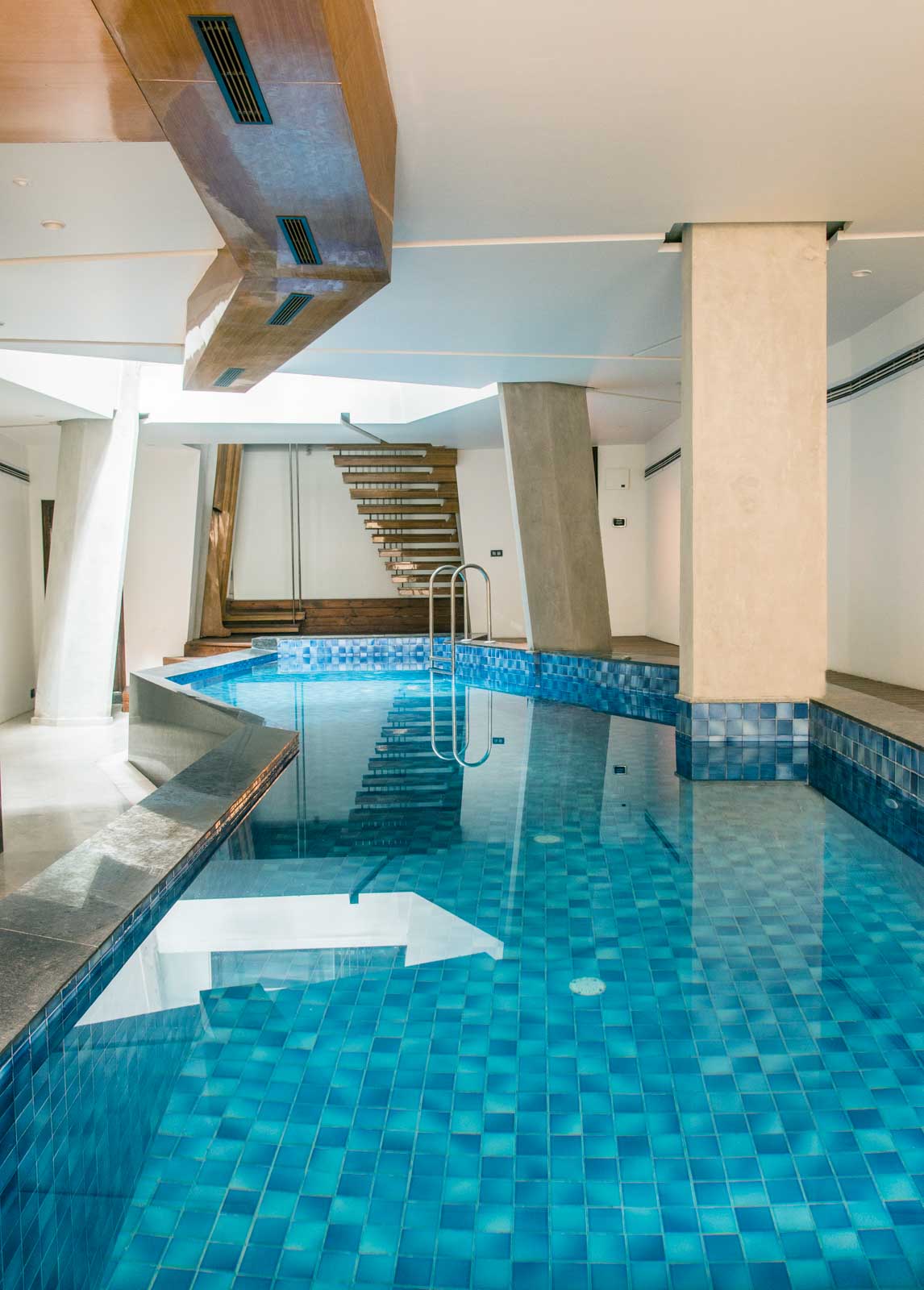 Cleft house swimming pool