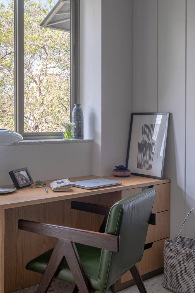 a minimal study space