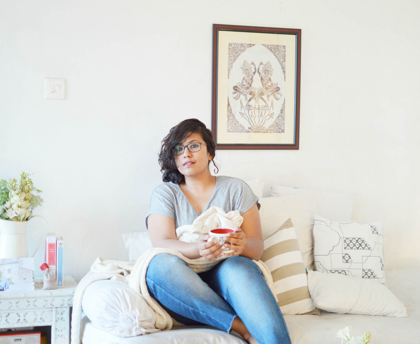 An all white dreamscape cocooned in a 550 sqft rental apartment in Mumbai - Beautiful Homes