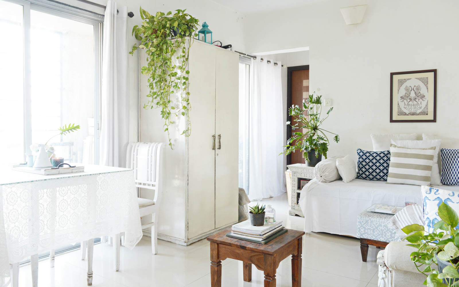 An all white dreamscape cocooned in a 550 sqft rental apartment in Mumbai - Beautiful Homes