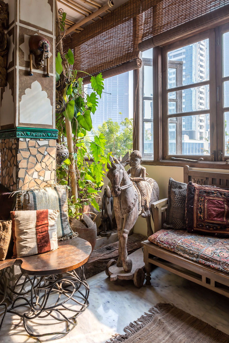 The Column Decorated with Mosaic Tiles – Beautiful Homes