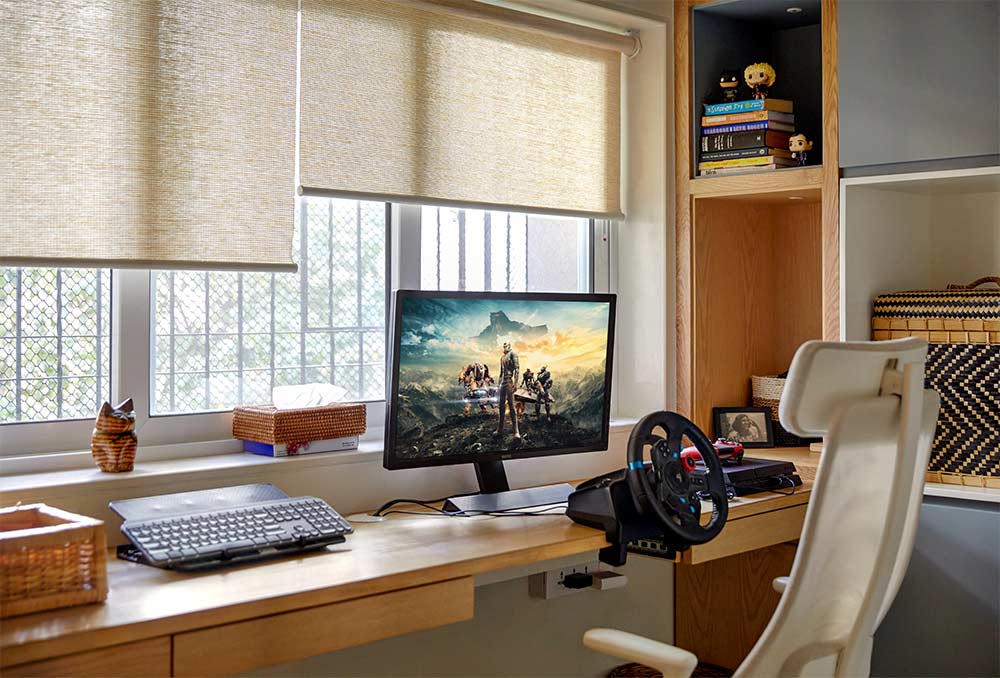 Small study area with a gaming console - Beautiful Homes