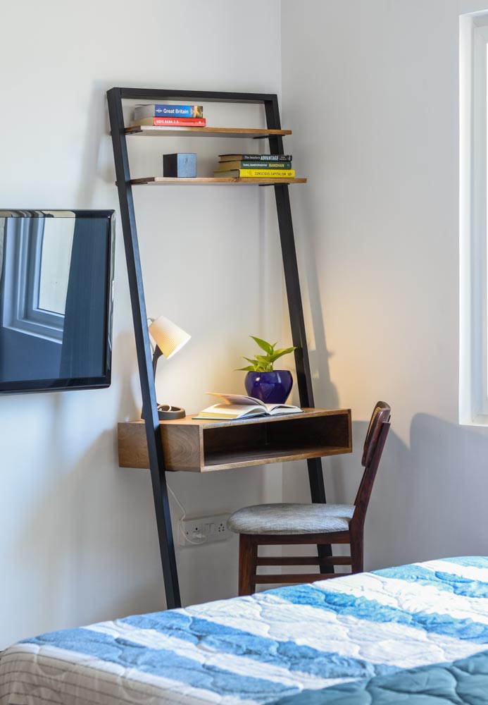 Modern & small work desk with open shelves in the bedroom design - Beautiful Homes