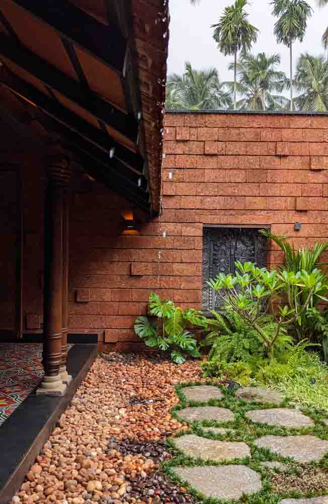 Laterite & bamboo walls for your open to the skies courtyard - Beautiful Homes