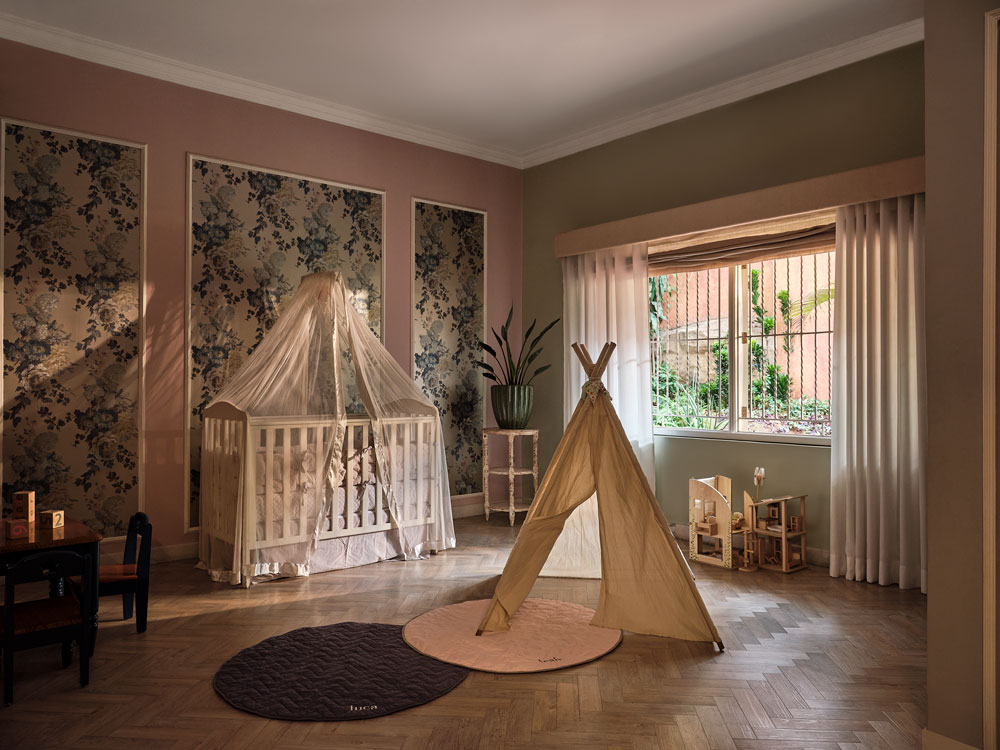 Kid's room decor with pastel pink, grey wall paints & vintage themed wallpaper - Beautiful Homes