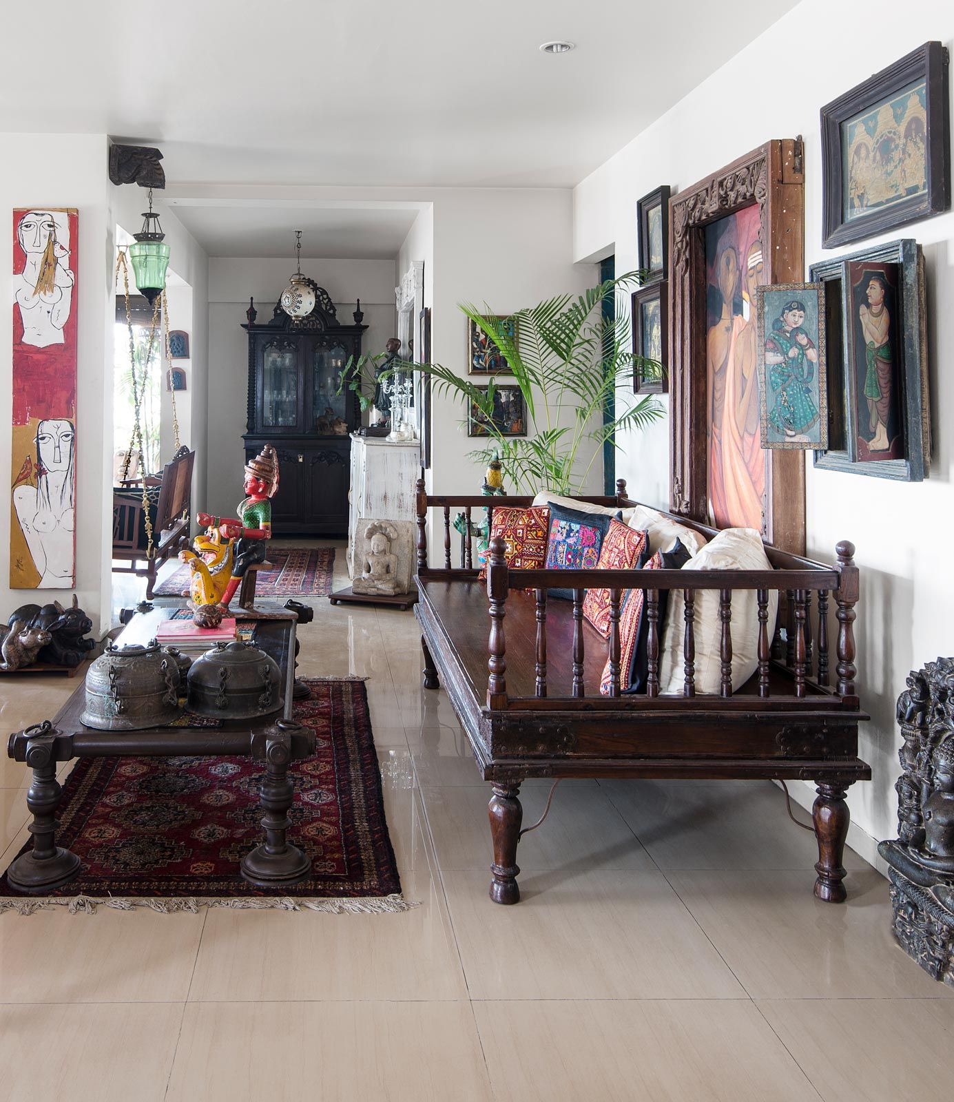 Art and Sculpture at Home interiors - Beautiful Homes