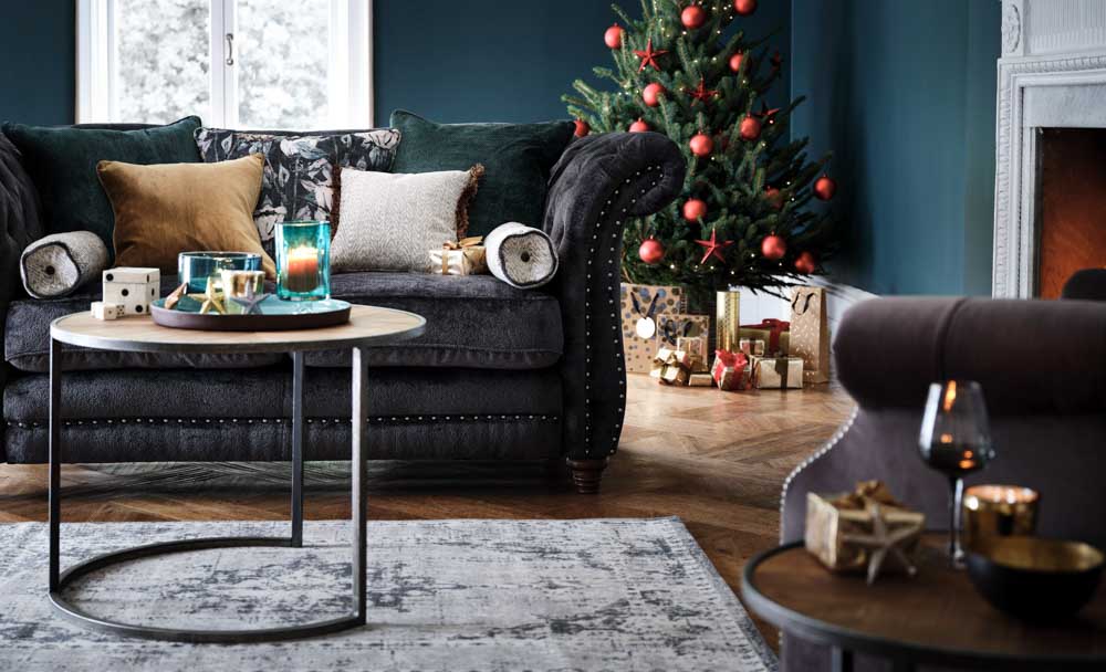 Living room décor idea for Christmas - Beautiful Homes