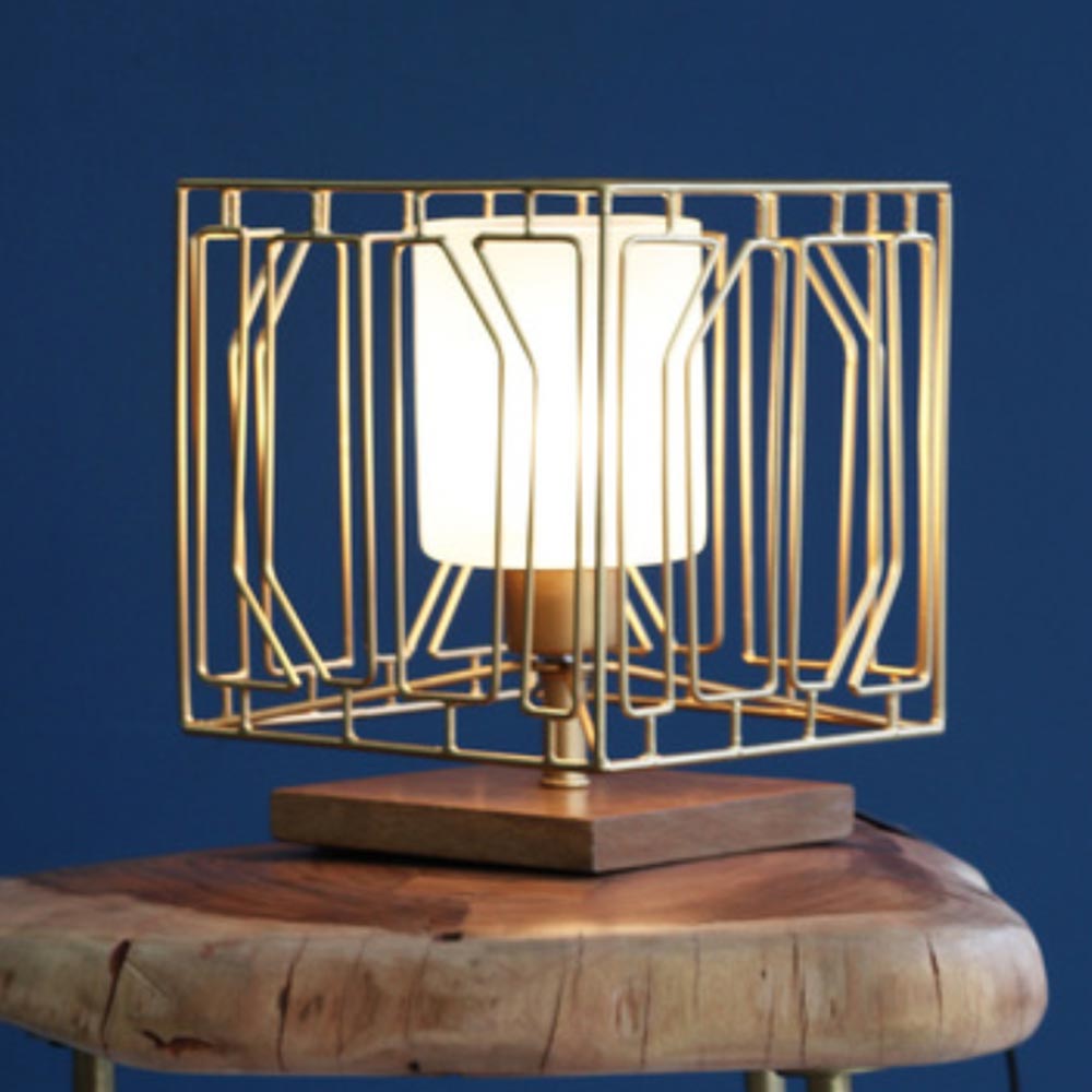 Bazial Table lamp in gold