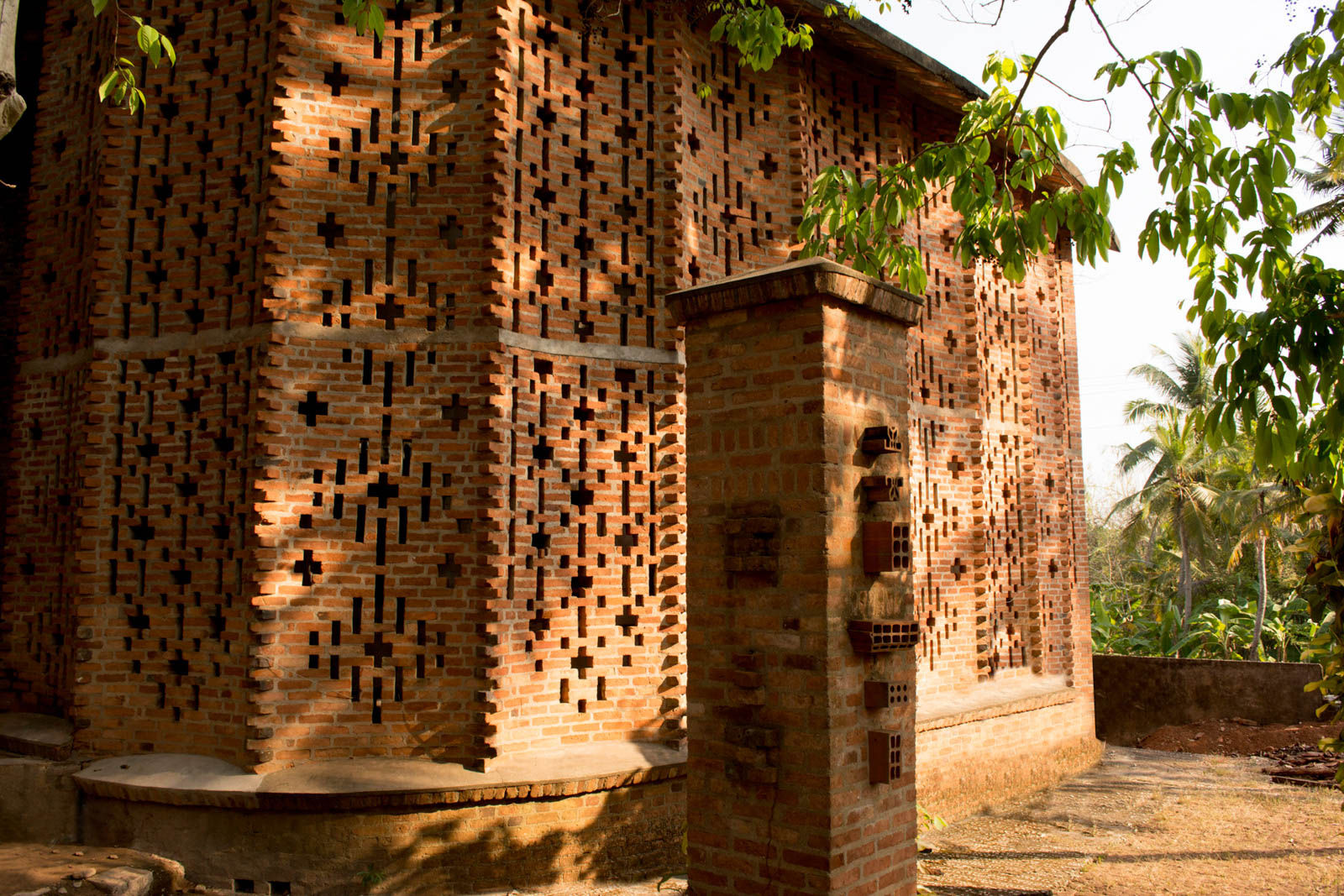 A Striking Patterns on the Exteriors of a Structure - Beautiful Homes