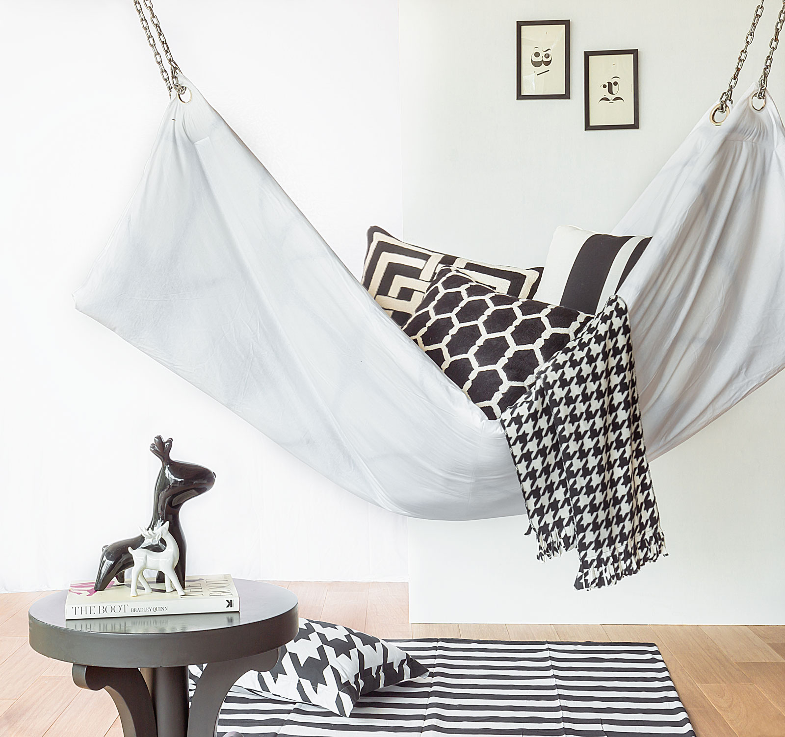 black and white classic combination for home interiors
