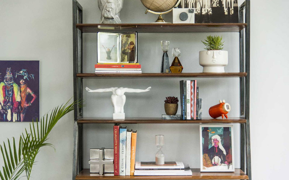 Pull your shelves together with these easy styling home decor tips - Beautiful Homes