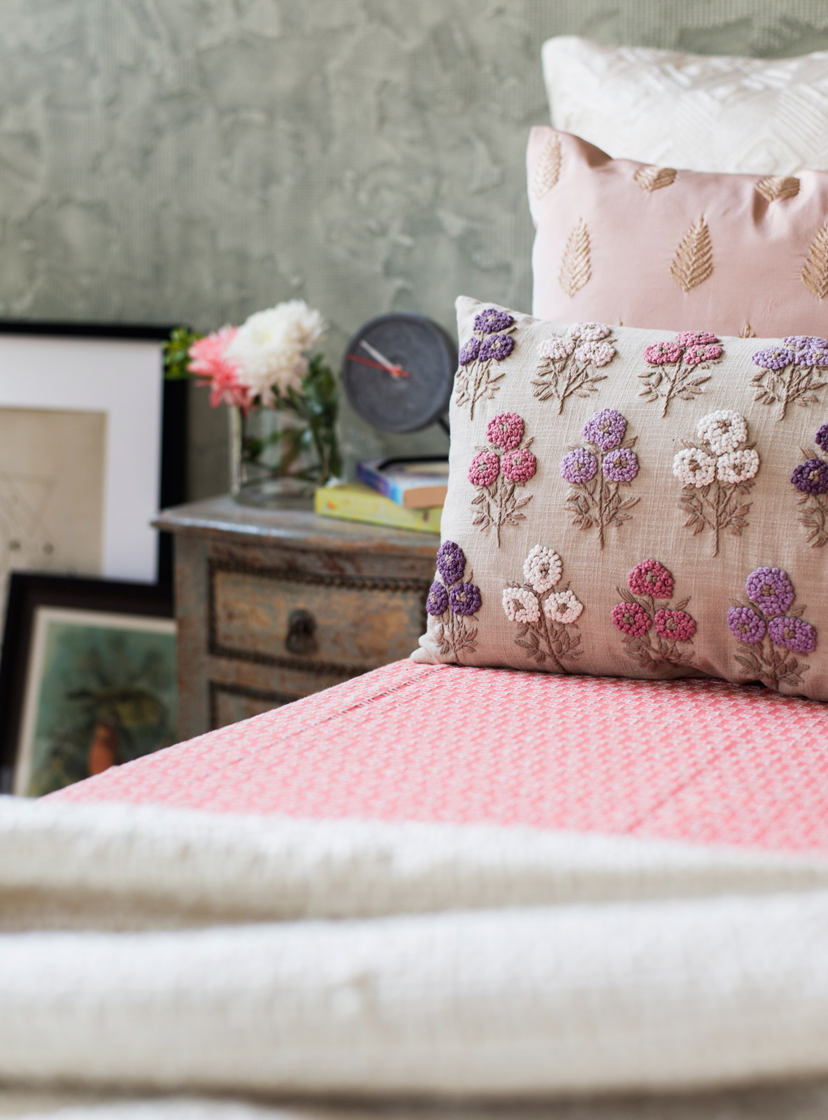 Pastel Colour Romantic Romantic Bedroom Design - Beautiful Homes