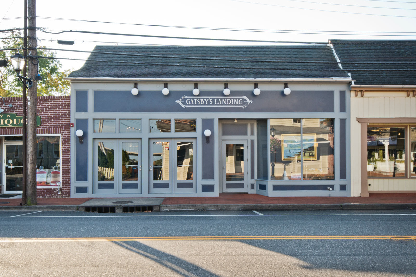 The subdued exteriors of Gatsby’s Landing in Roslyn, New York - Beautiful Homes
