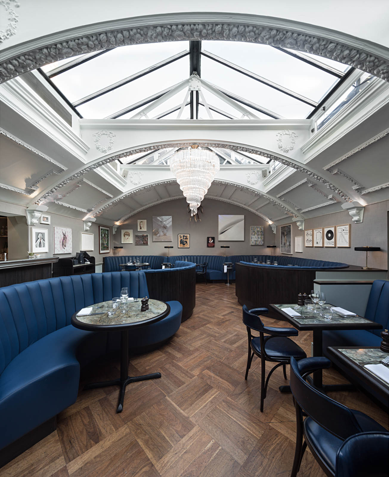 The interiors of the Dining Room at Groucho Club in London – Beautiful Homes - Beautiful Homes