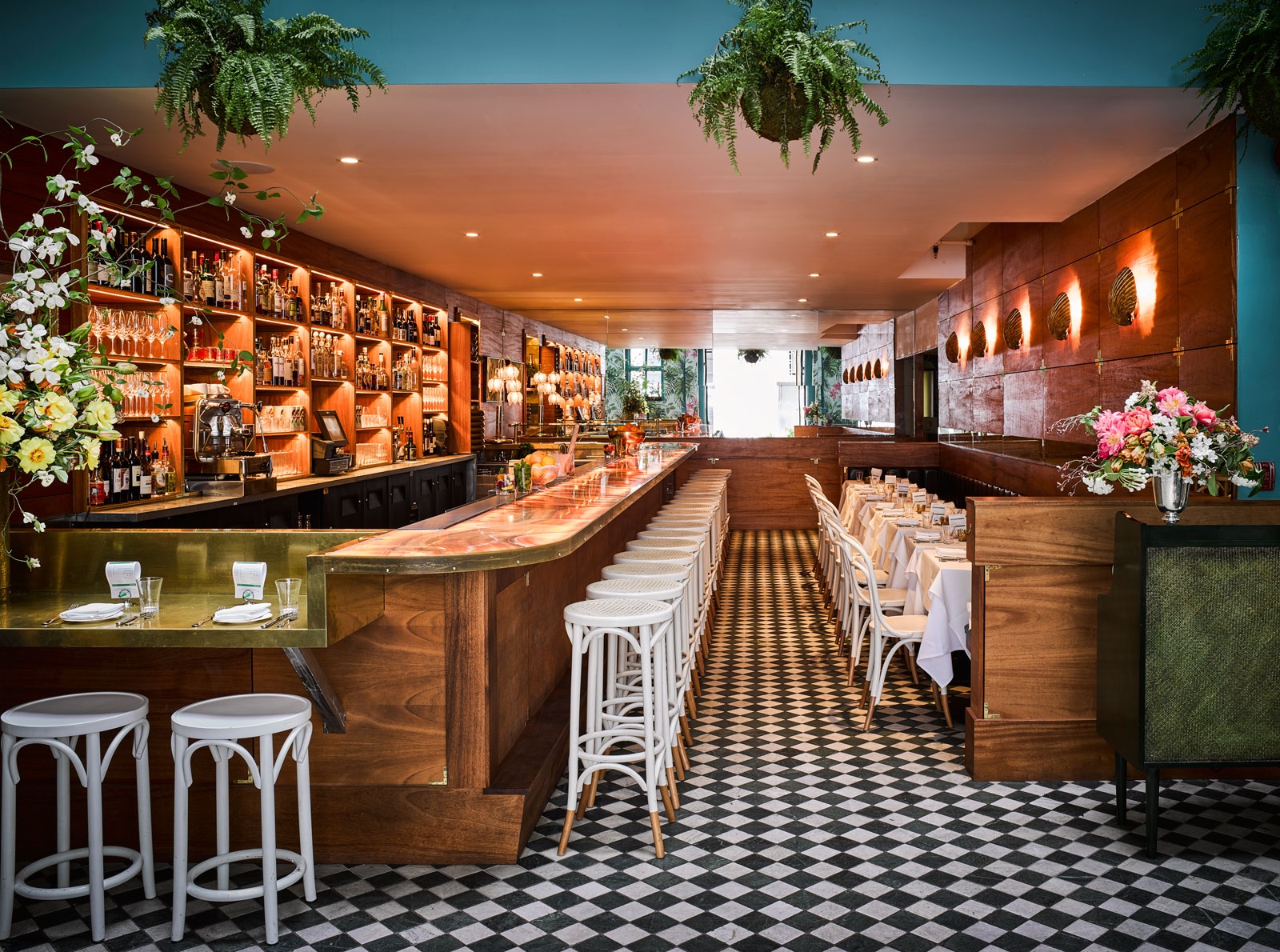 The salmon-coloured onyx bar at the Oyster Bar - Beautiful Homes