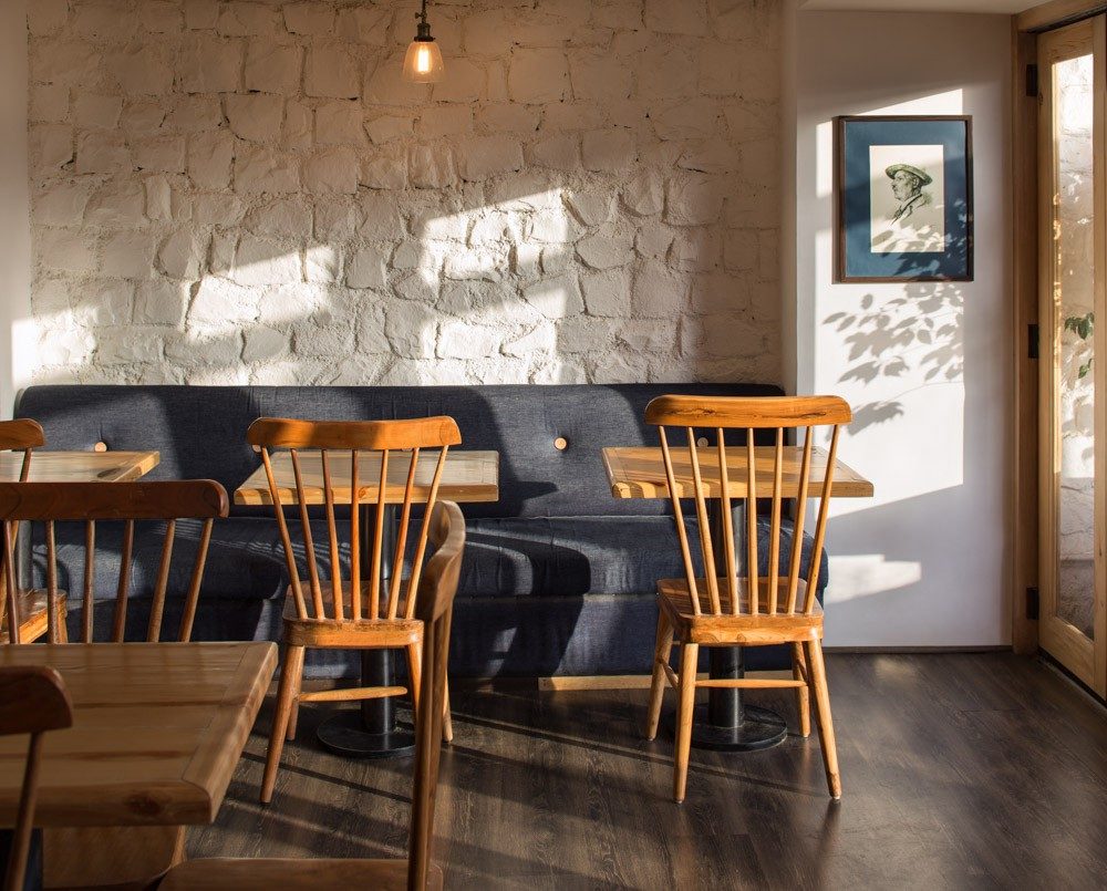 delhi based restaurant’s natural material palette