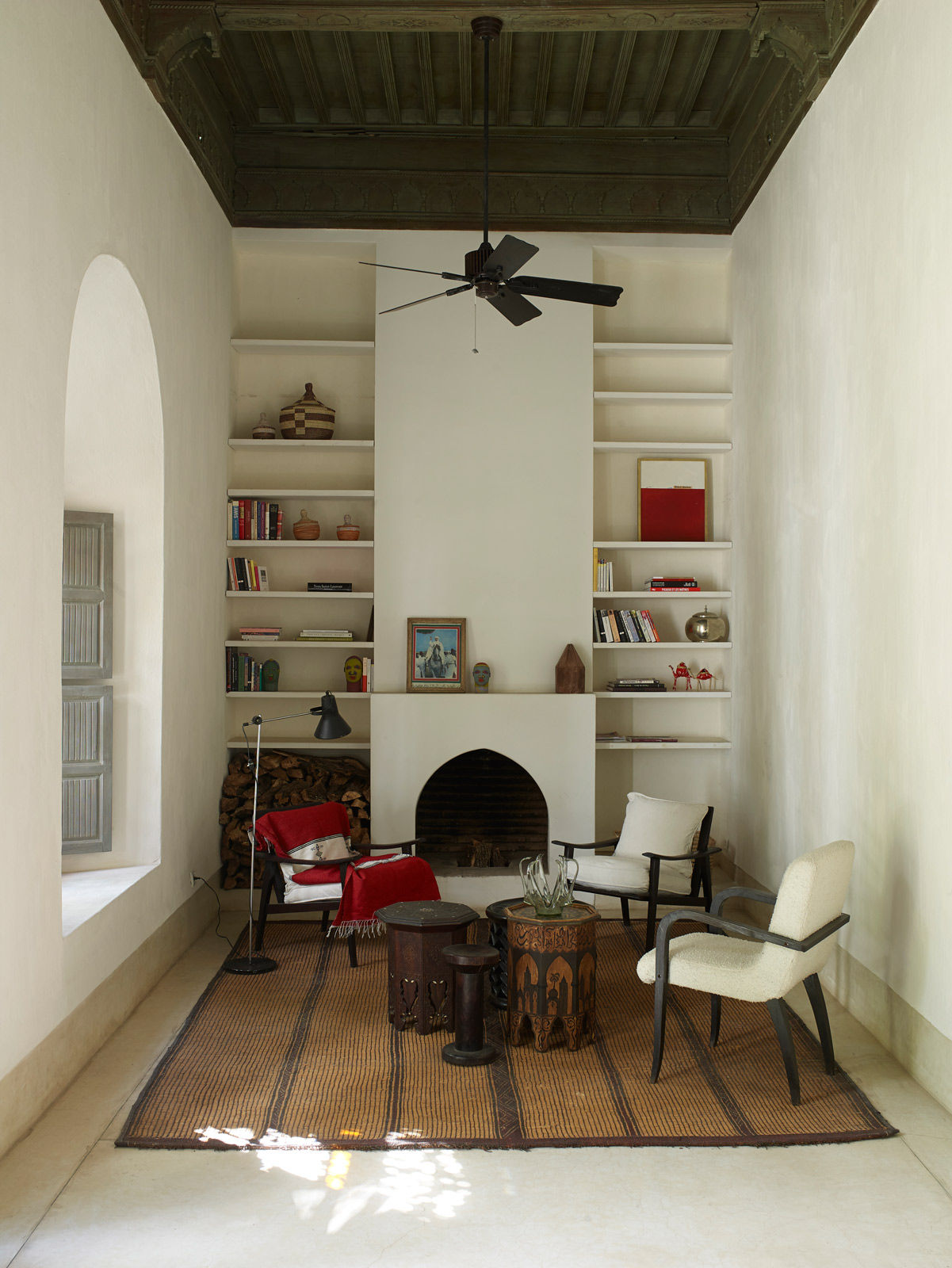 Using nesting tables or group together smaller tables in living room makes it easy to rearrange furniture - Beautiful Homes