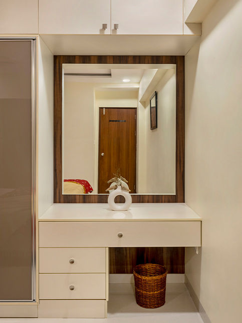 White dresser unit