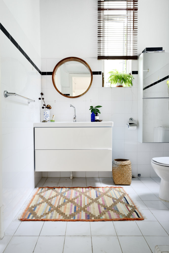 Choosing the Perfect Bathroom Accessories to Upgrade Your Style -  InteriorZine