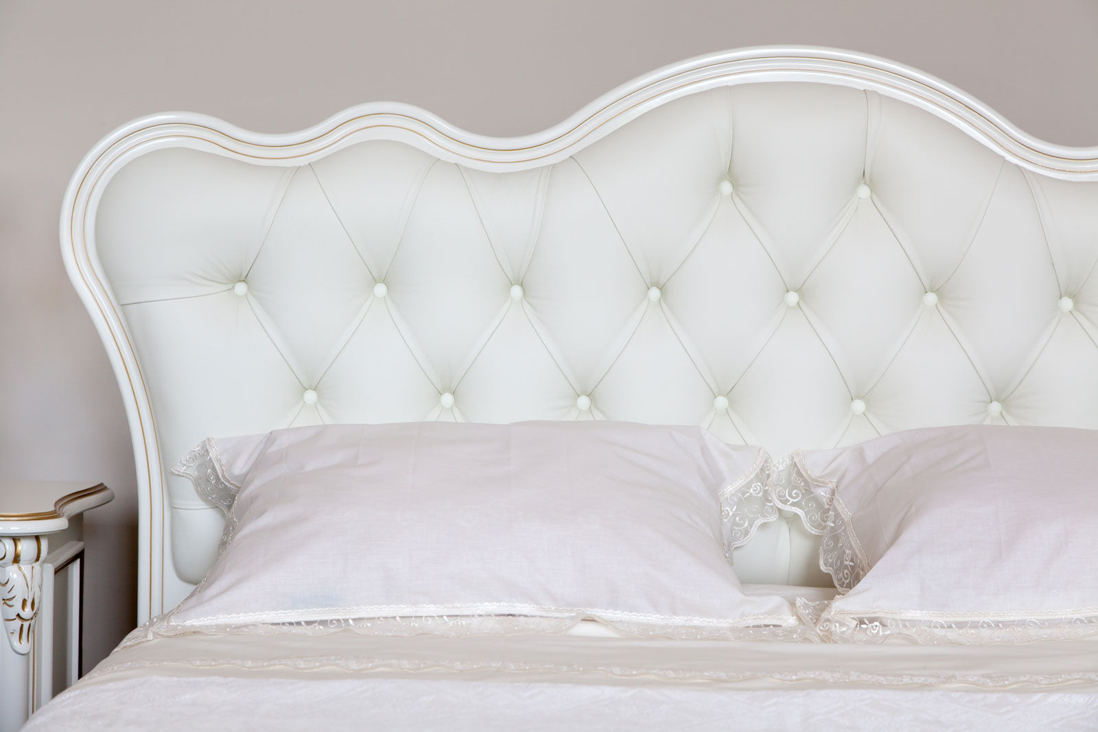 Bed with texture for bedroom decor - Beautiful Homes