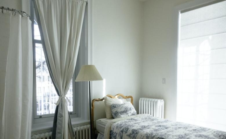 Curtains for your middle-class bedroom interiors - Beautiful Homes