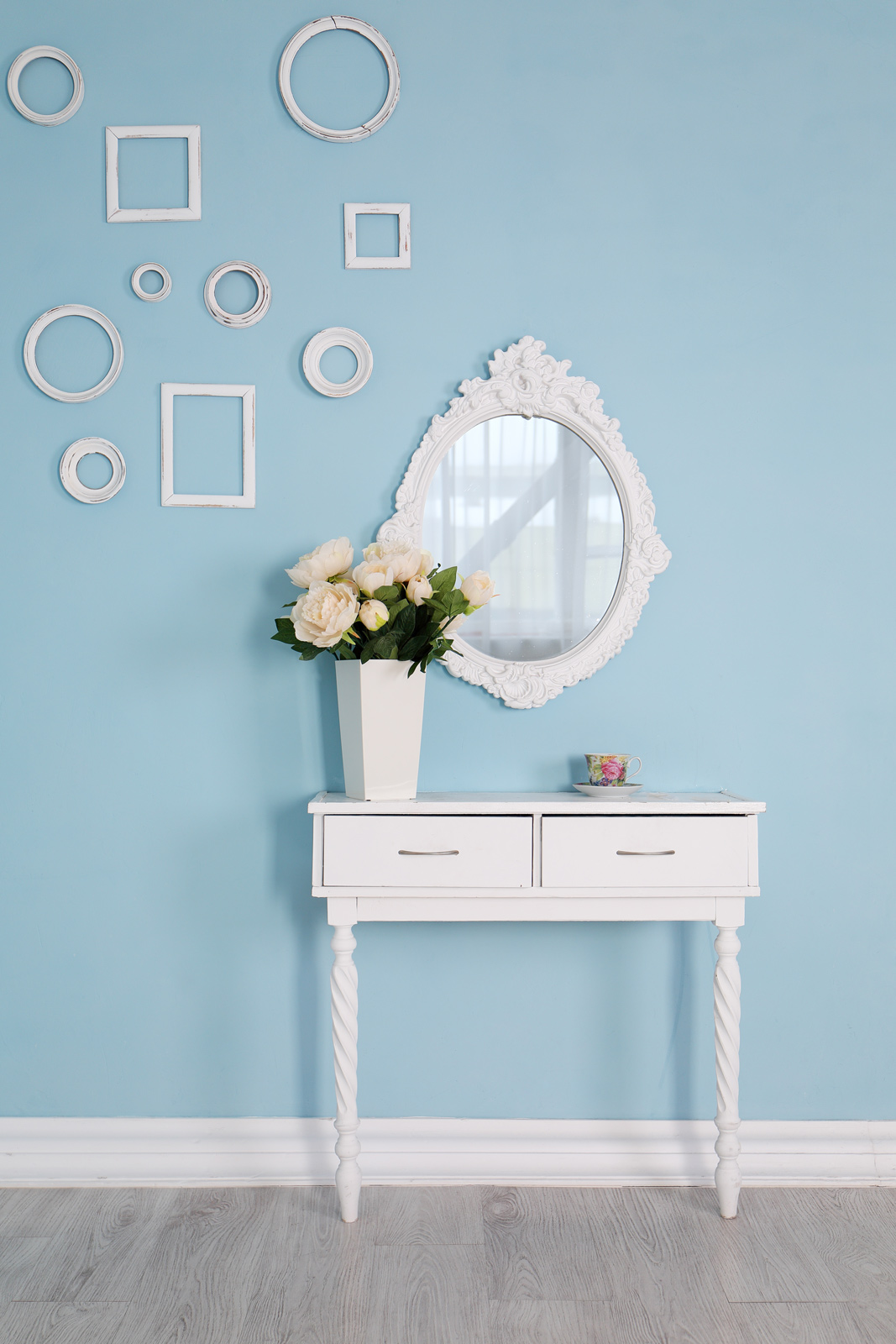 Guest Room Design Ideas With Small White Dressing Table - Beautiful Homes
