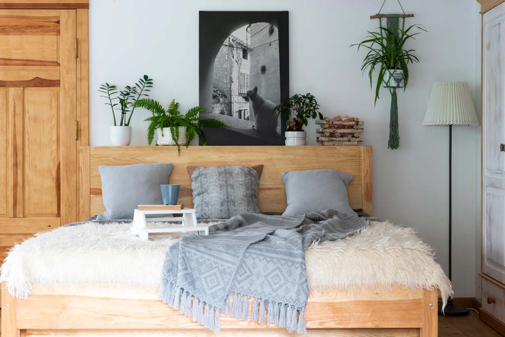 9 Modern Rustic Bedroom Decorating Ideas | Beautiful Homes