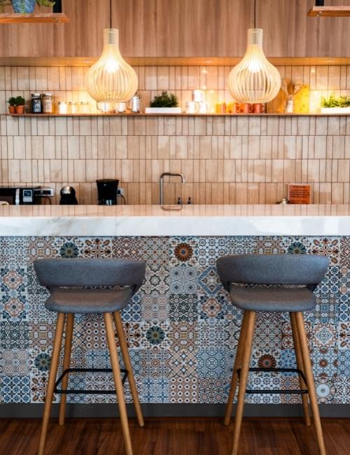 Kitchen design with patterned multi-coloured kitchen counter - Beautiful Homes
