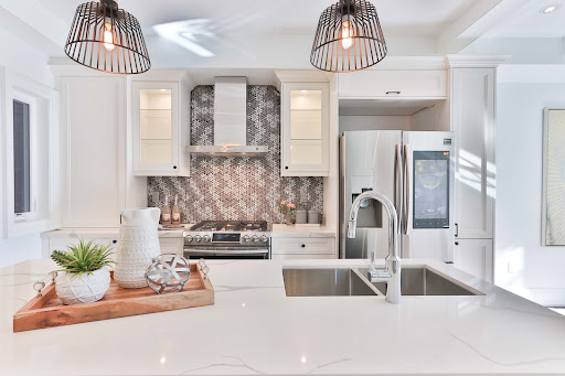 Bold floral kitchen backsplash tile design for modular kitchen - Beautiful Homes