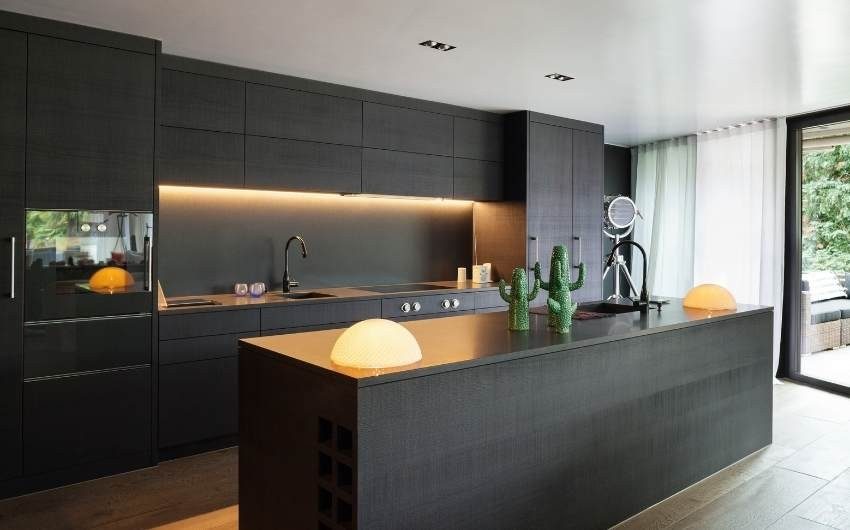 Black colour combination for kitchen - Beautiful Homes