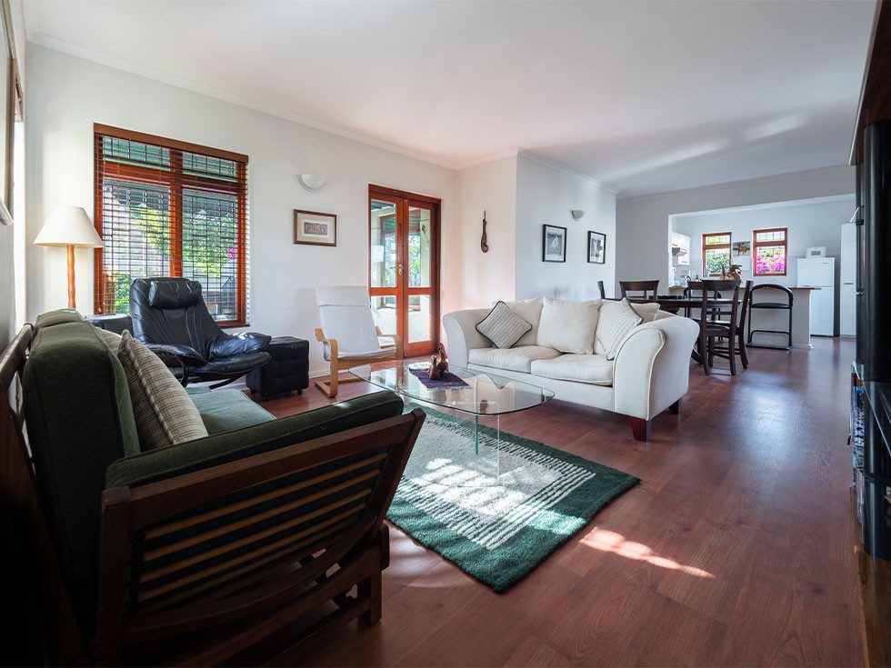 Large living room design with open dining room & kitchen - Beautiful Homes