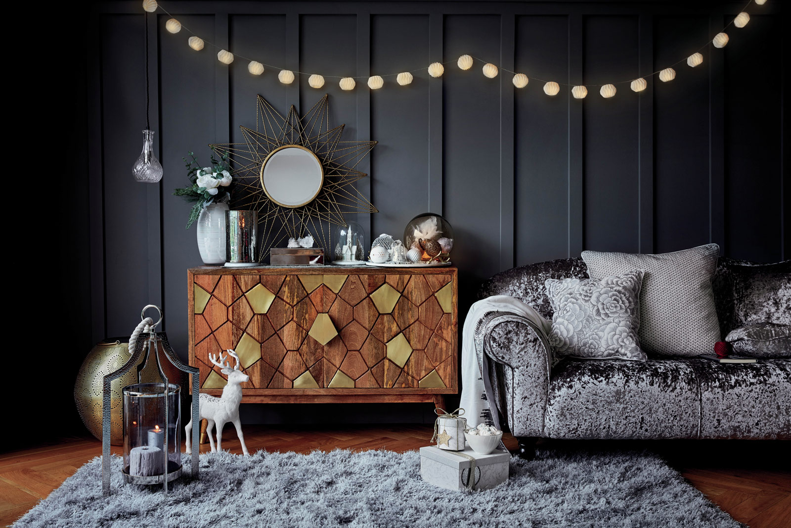 Living Room Design Ideas in Silver & Gold Accents For Christmas Décor - Beautiful Homes