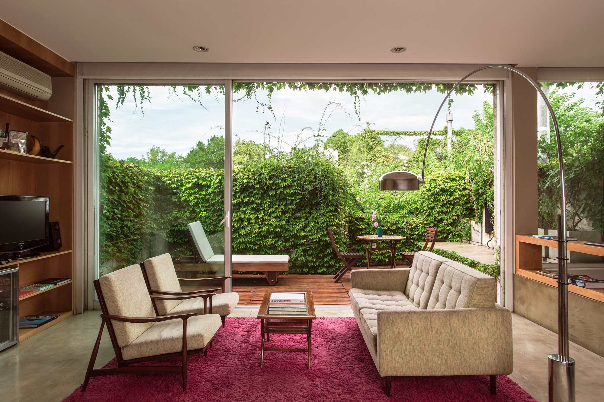 Small Living Room Design Ideas to With Unique Light Fixures, Cream Colour Sofa & Rug - Beautiful Homes