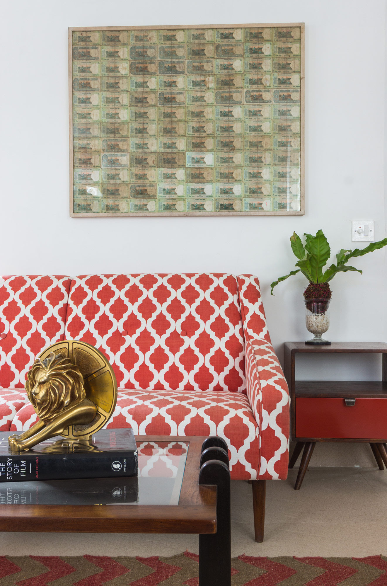 A print in the room with five rupee notes - Beautiful Homes