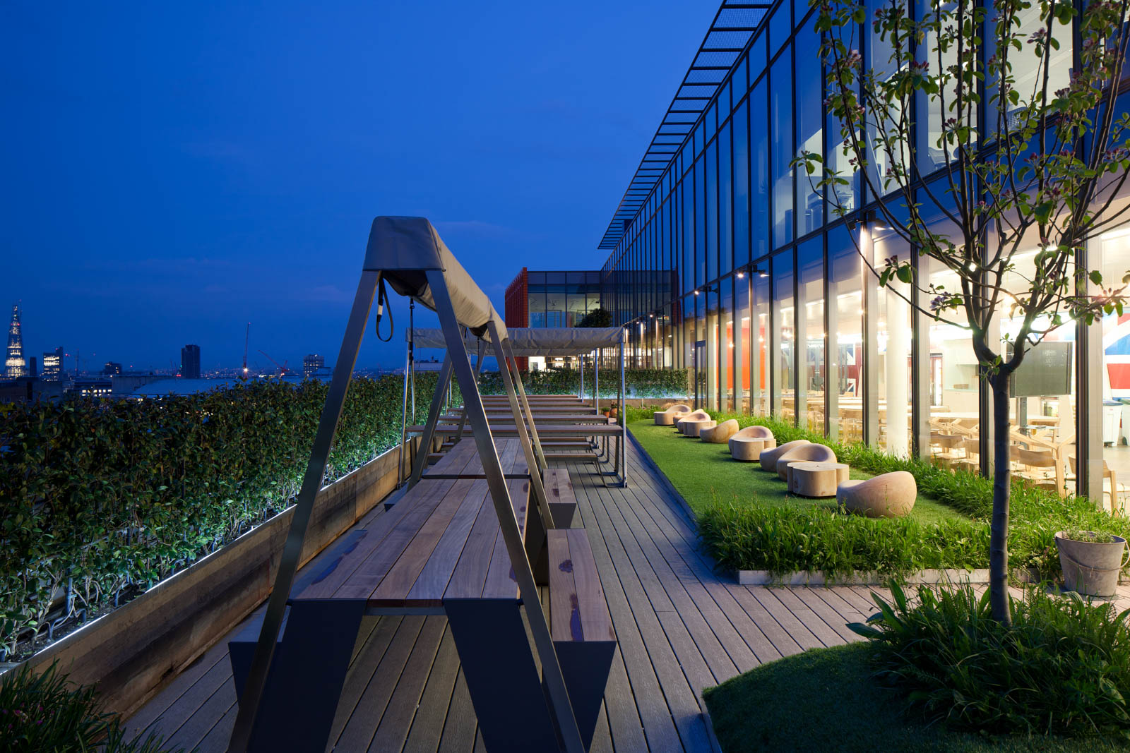 A Green Space on the Rooftop Garden at Google's office in London – Beautiful Homes