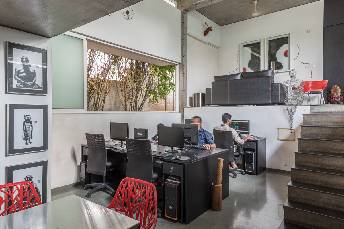 The pivot door acts as a separator – Beautiful Homes