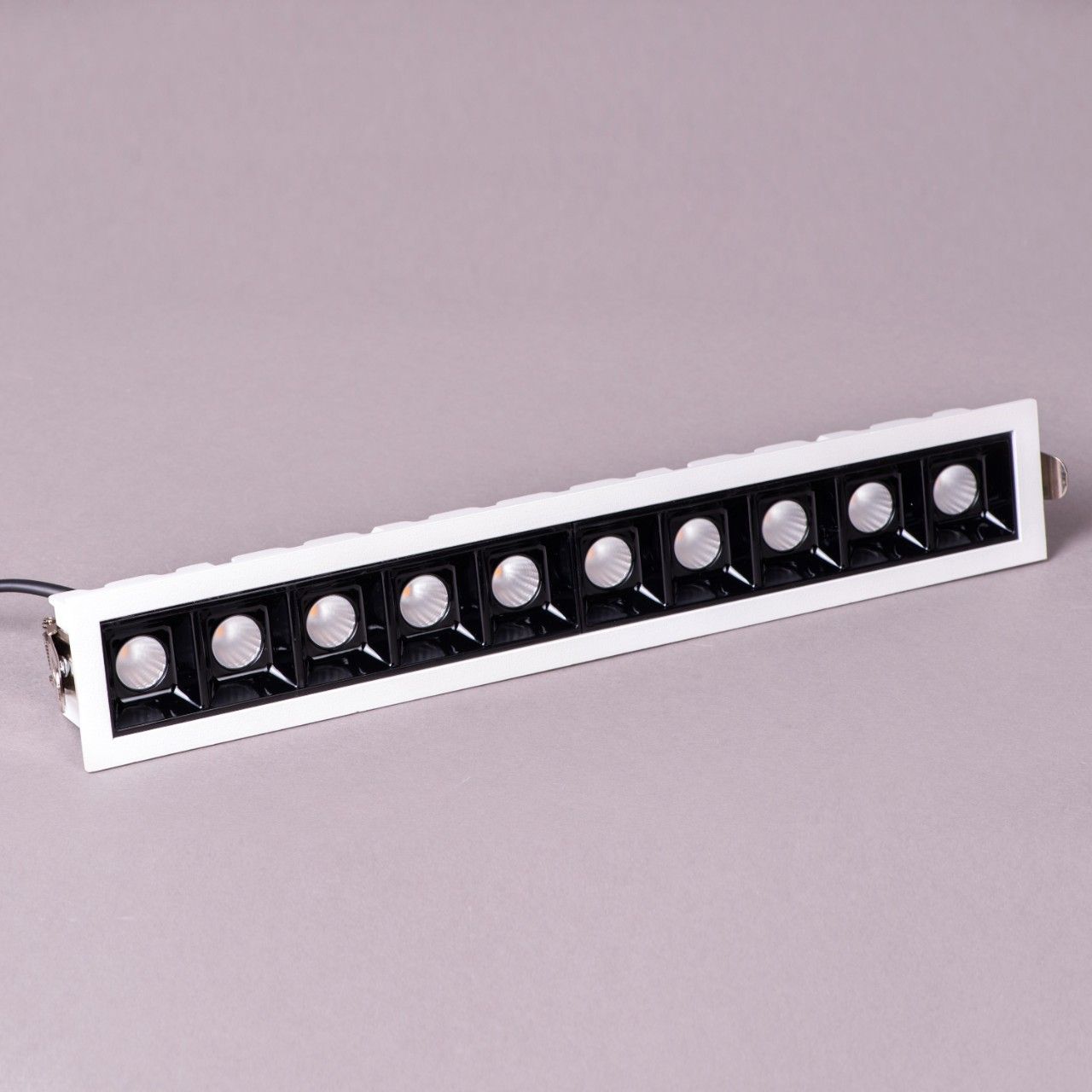 Pollux- 20W White/Black (4000K, 36 Beam Angle) Recessed LED Wall Washer (DL01-10541)