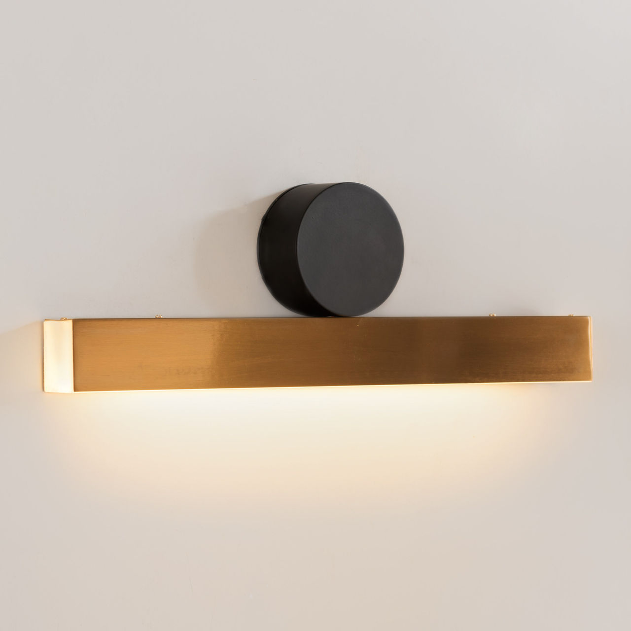 Cruise Control (Gold, Built-In LED) Wall Light